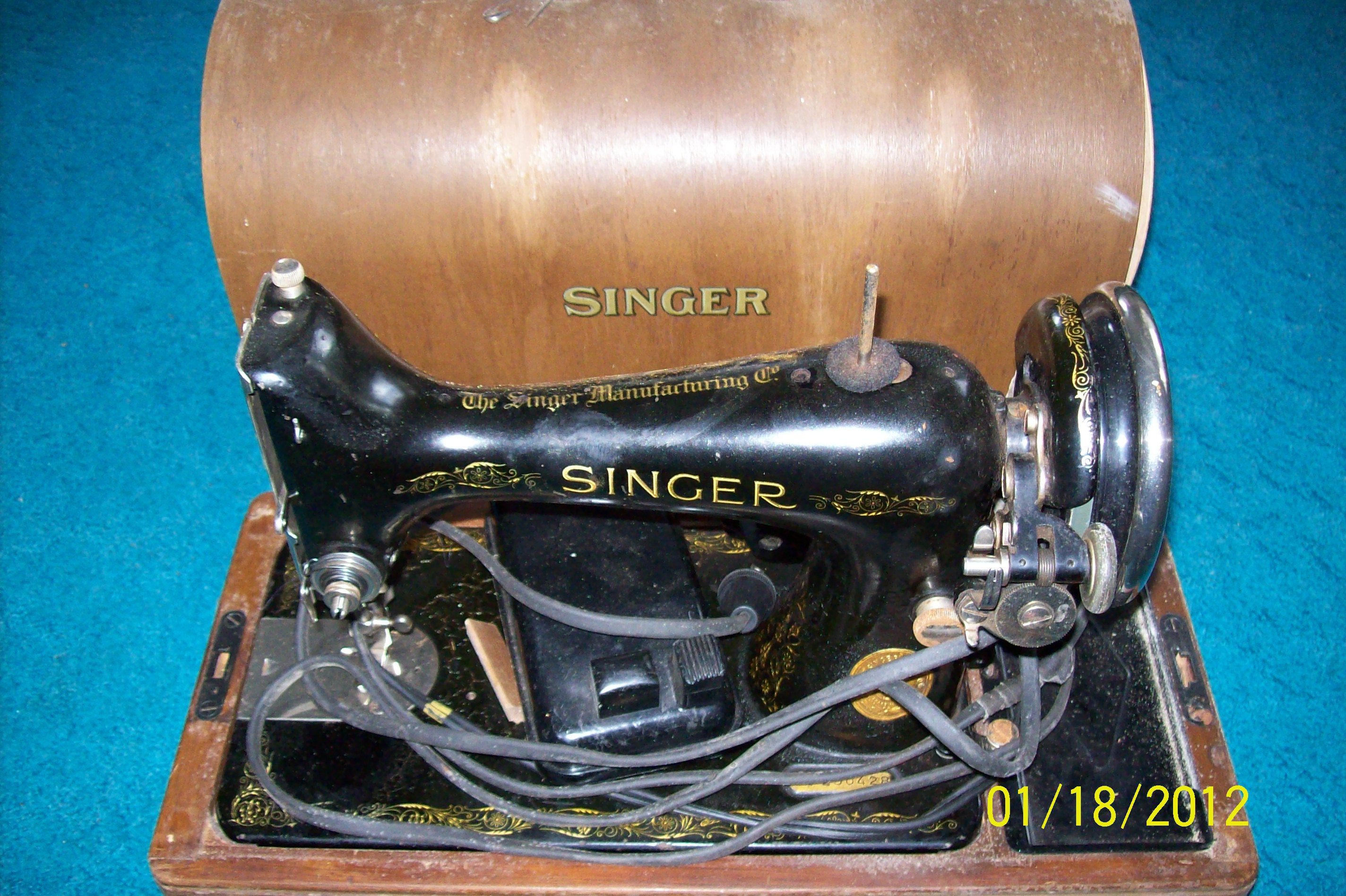 For sale 1920s sewing machine a fine antique call fronckus.